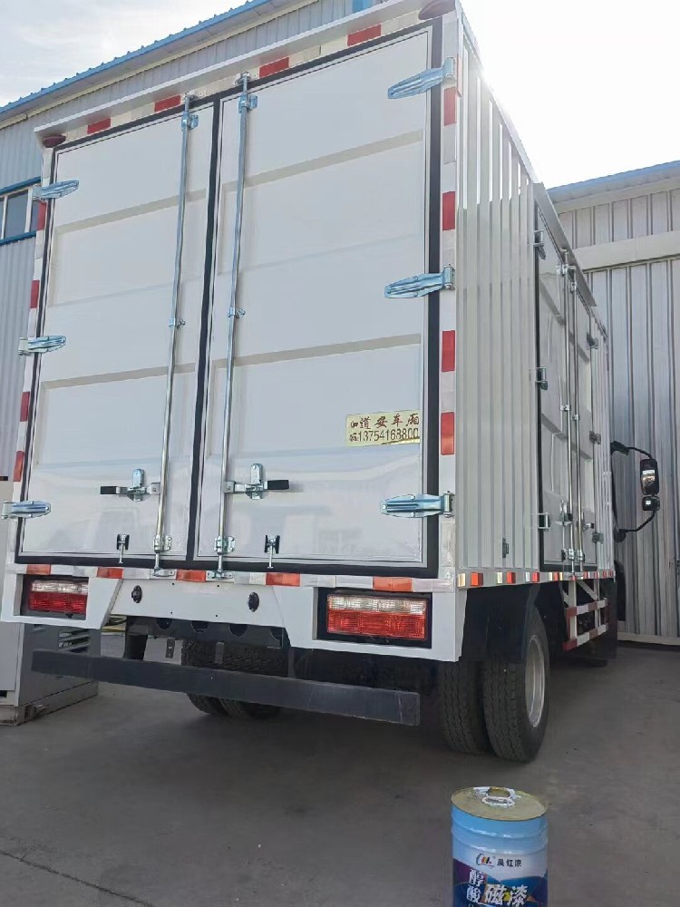 適合刷新的醇酸汽車(chē)漆：晨虹漆，讓愛(ài)車(chē)重現(xiàn)光彩