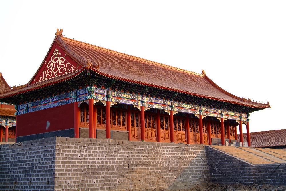 筑就堅固防線，守護美好家園 —— 探索晨虹醇酸磁漆在建筑外墻維護中的卓越表現(xiàn)