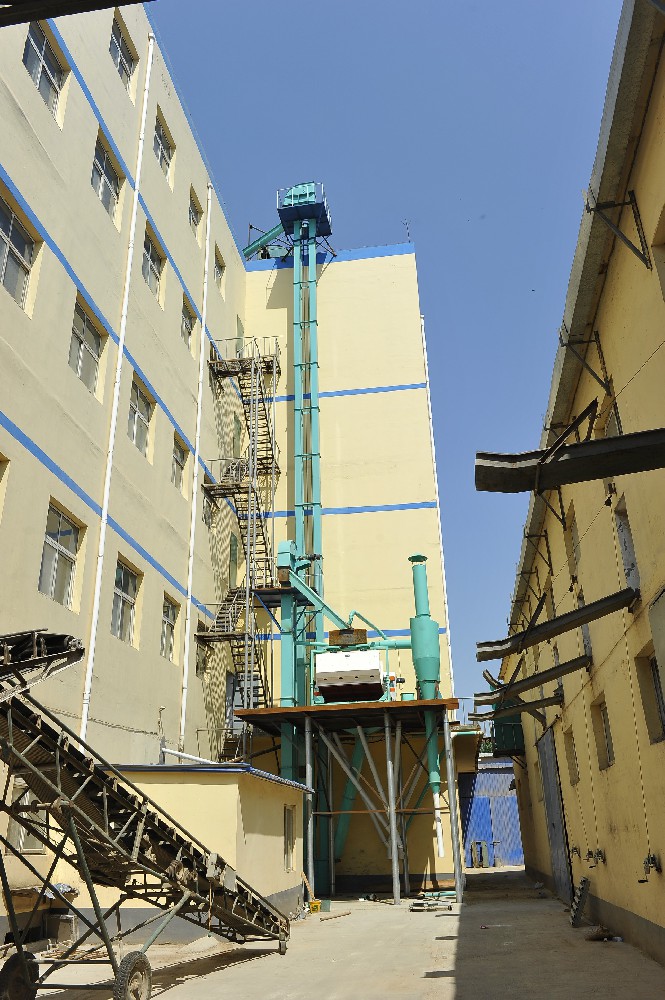 機械設(shè)備煥新顏，晨虹醇酸外用磁漆守護每一刻