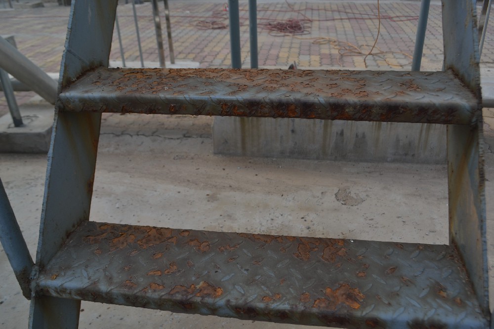 船舶內部的守護者：晨虹醇酸底漆的專業(yè)維護之道