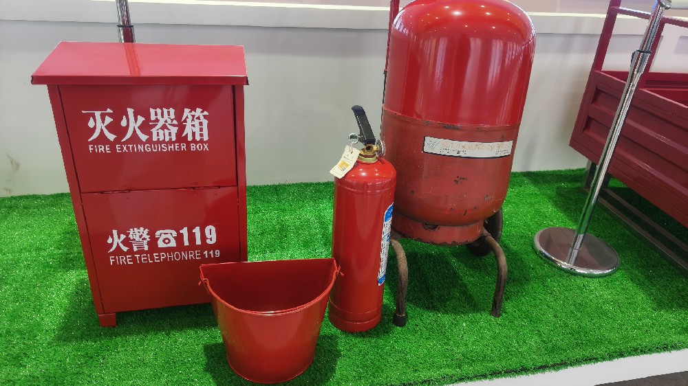 守護(hù)安全色彩，醇酸清漆為公安消防設(shè)備添彩