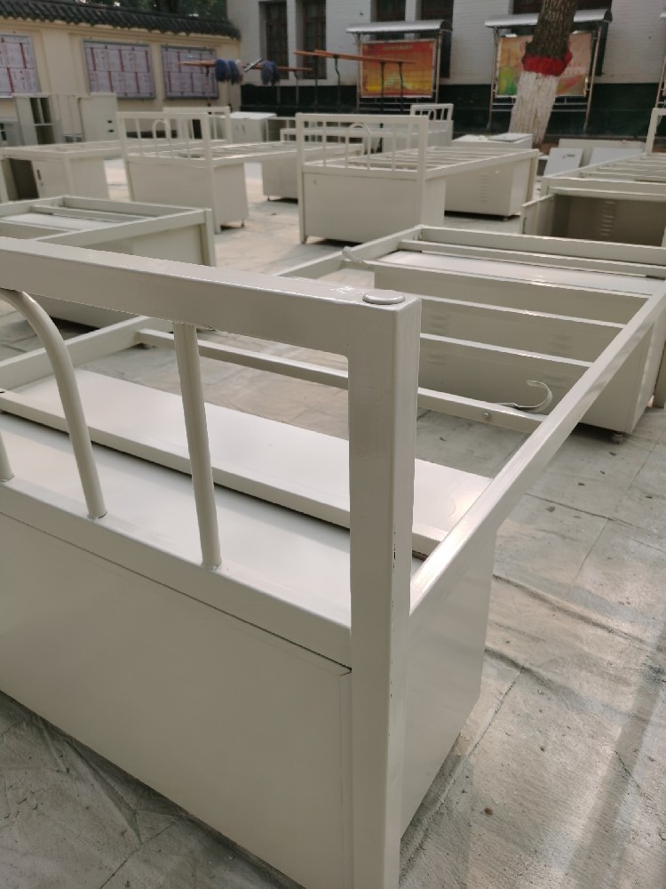 教學(xué)設(shè)備煥新顏，晨虹醇酸漆打造安全美觀學(xué)習(xí)環(huán)境